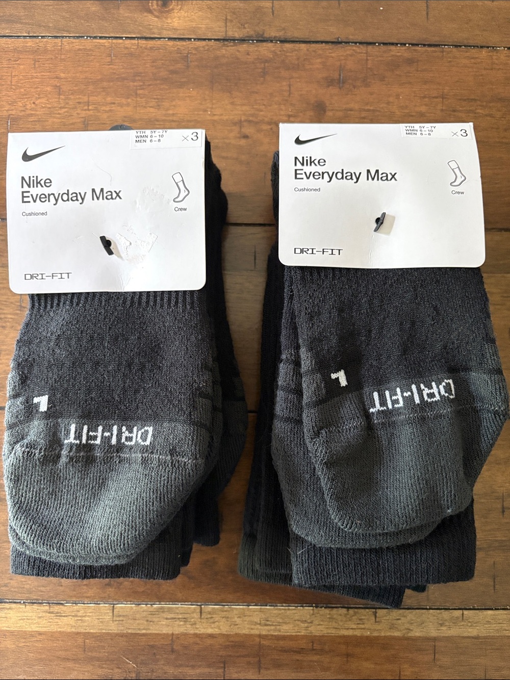 Nike Women’s set of 6 crew black athletic socks medium NWT